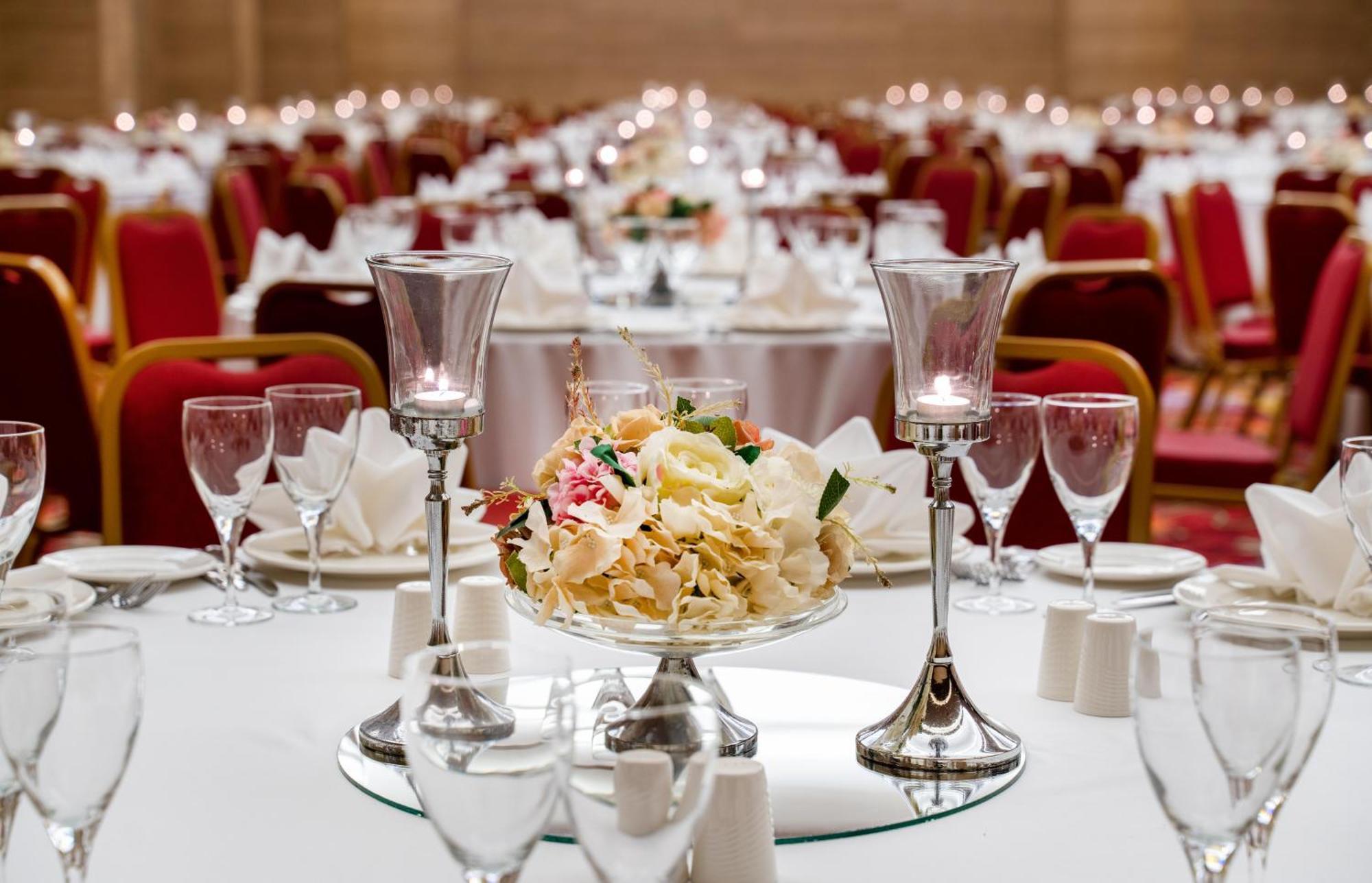 Concorde Tower Hotel & Casino นิโคเซีย ภายนอก รูปภาพ A table set for a formal dinner