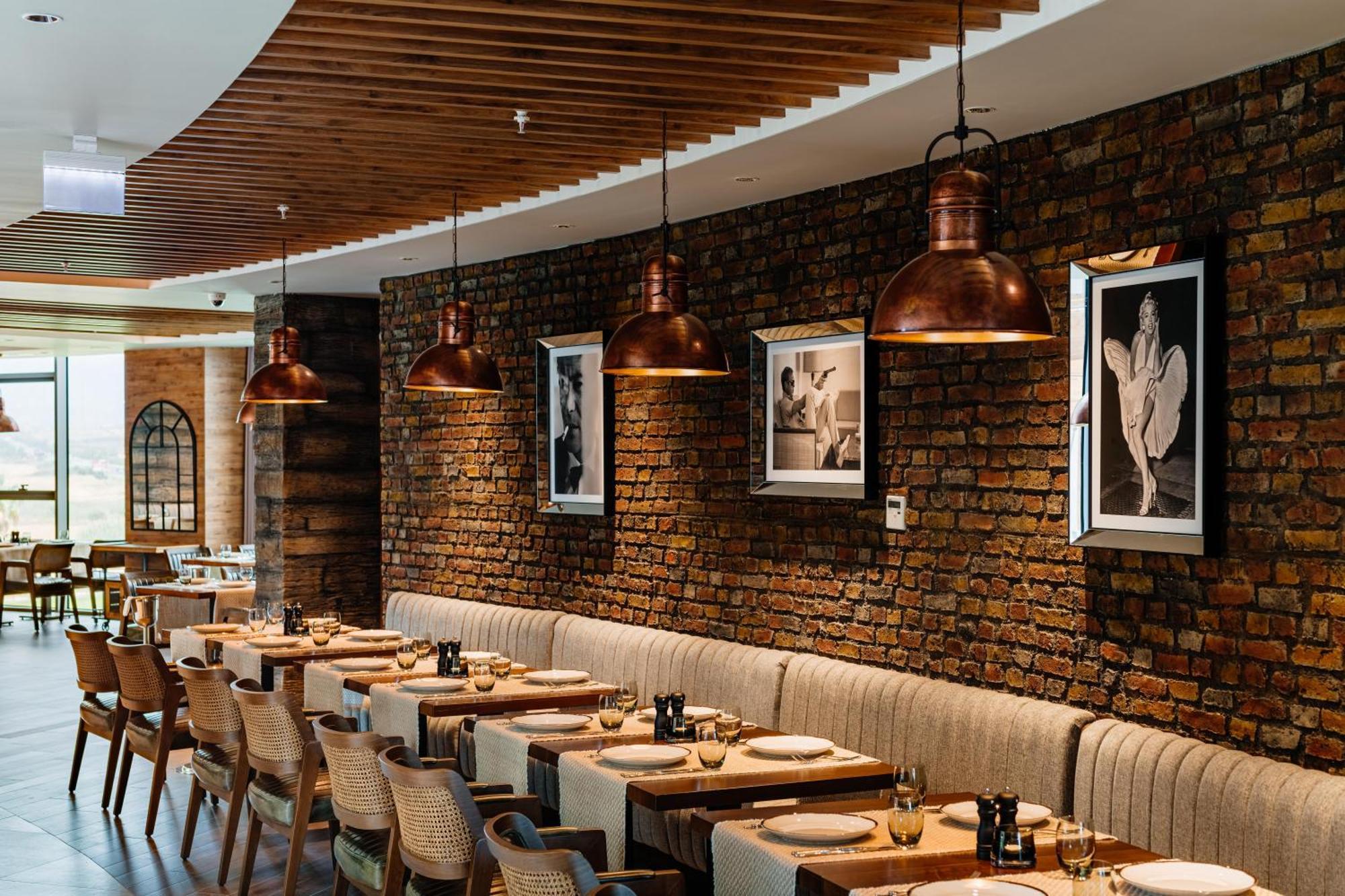 Concorde Tower Hotel & Casino นิโคเซีย ภายนอก รูปภาพ The interior of a restaurant